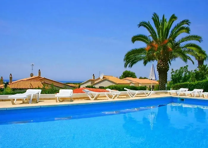 Norde - A Family-friendly With Pool, And 3 Bedrooms